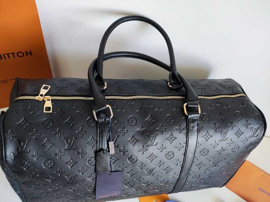 In stoc voiaj, geanta sport nou Louis Vuitton 986-5