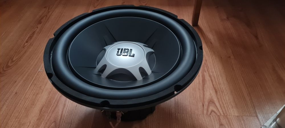 Продам сабуфер, усилитель и конденсатор