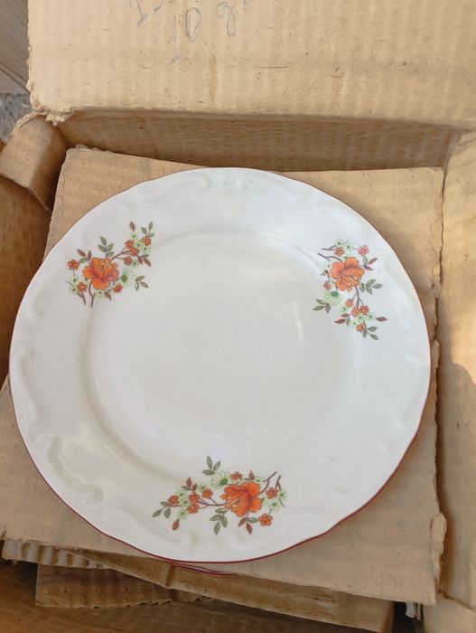 Ретро български чиний-нови