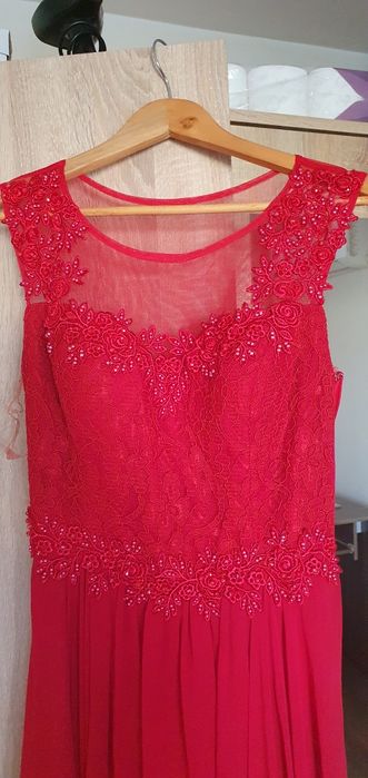Vând rochie ocazie roșie lunga