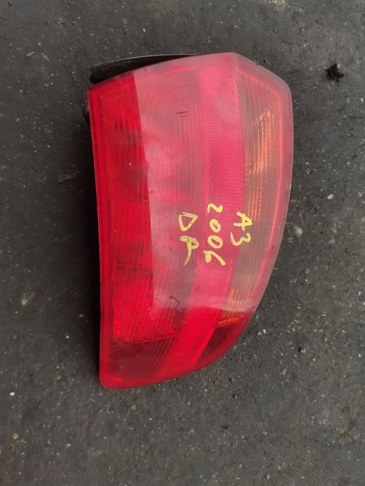 Stop dreapta Audi A3 2SPORTBACK 2003-2012 8p4945095c