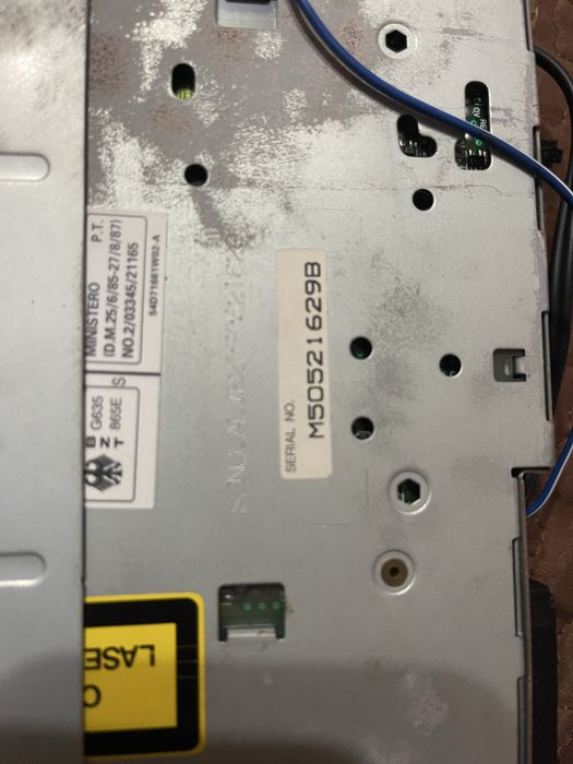 radio-CD auto Alpine CDE-7820R.