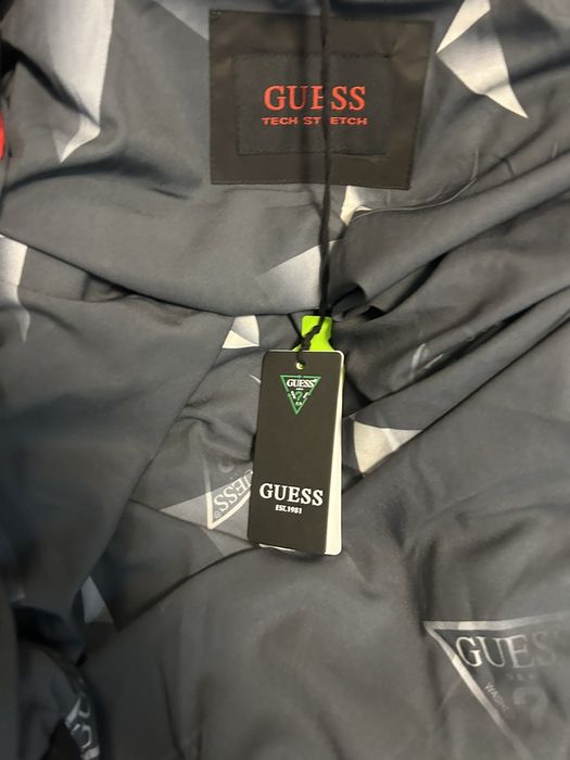 Яке на Gues оргинално