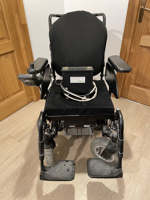 Carucior electric Invacare Kite pentru persoane cu dizabilitati