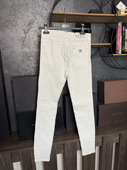 Blugi valentino garavani, potriviti pentru M