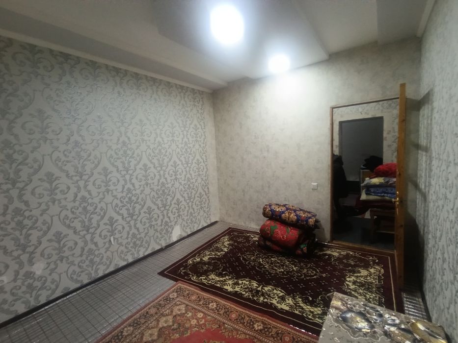 1 xonali kv sotiladi