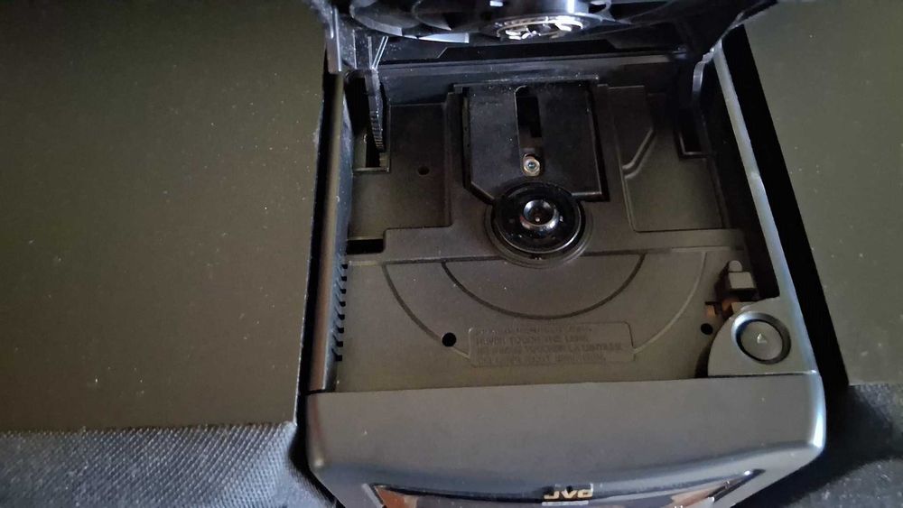 Mini sistem audio cu CD si 2 boxe JVC