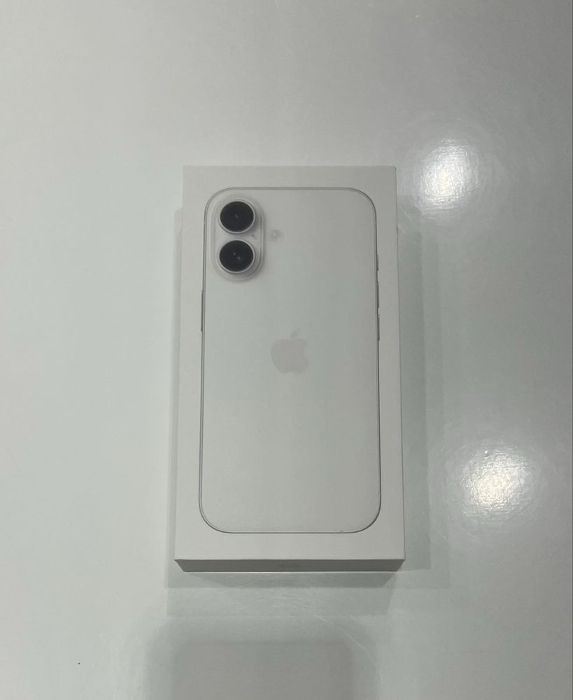 Apple - iPhone 16, 6.1'', 8GB/128GB нов с гаранция