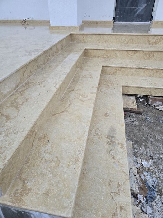 Scari,Glafuri, blaturi, pardoseli din marmură și granit