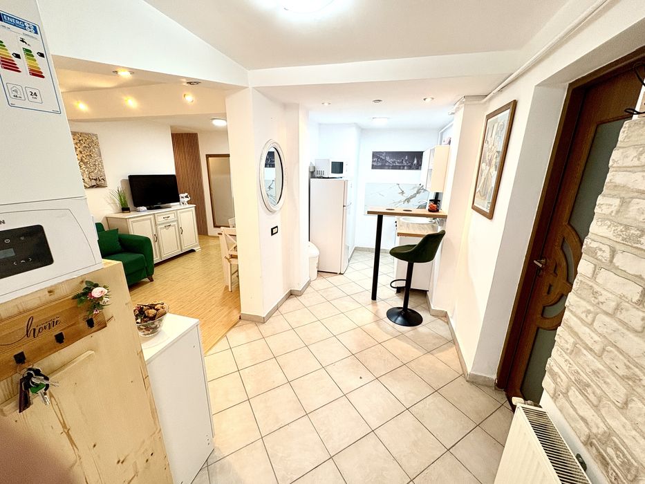 Apartament CENTRAL la casa,doua camere!