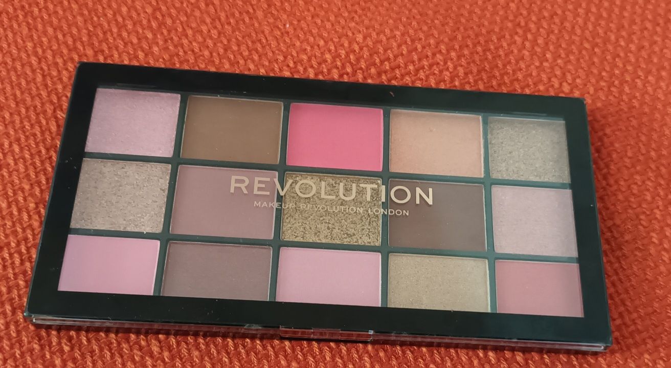 Paletă make-up Revolution