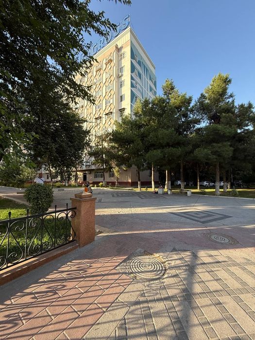 Продаётся под офис Метро Айбек  Орр: Шох Мед