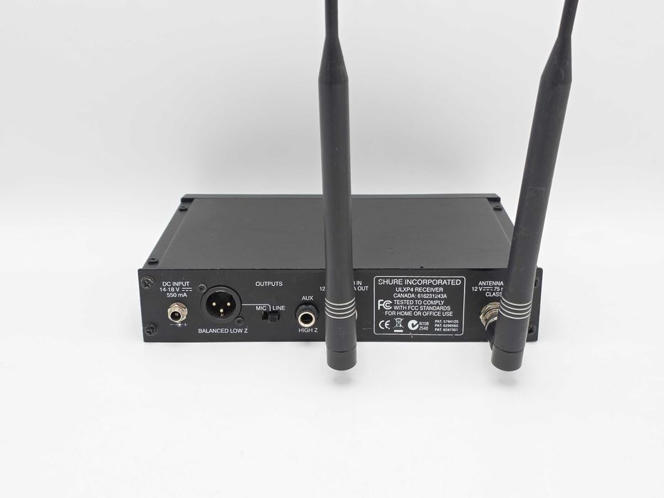 Shure ULXP4 Receiver + Body Pack Sure ULX1-R4 + 2 Shure WL 185 Mic