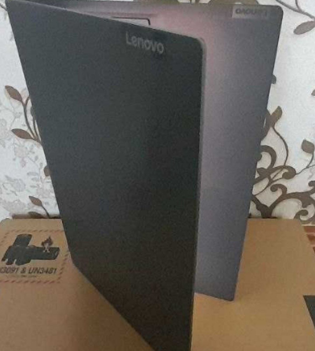 Lenova v15 ada noutbuk