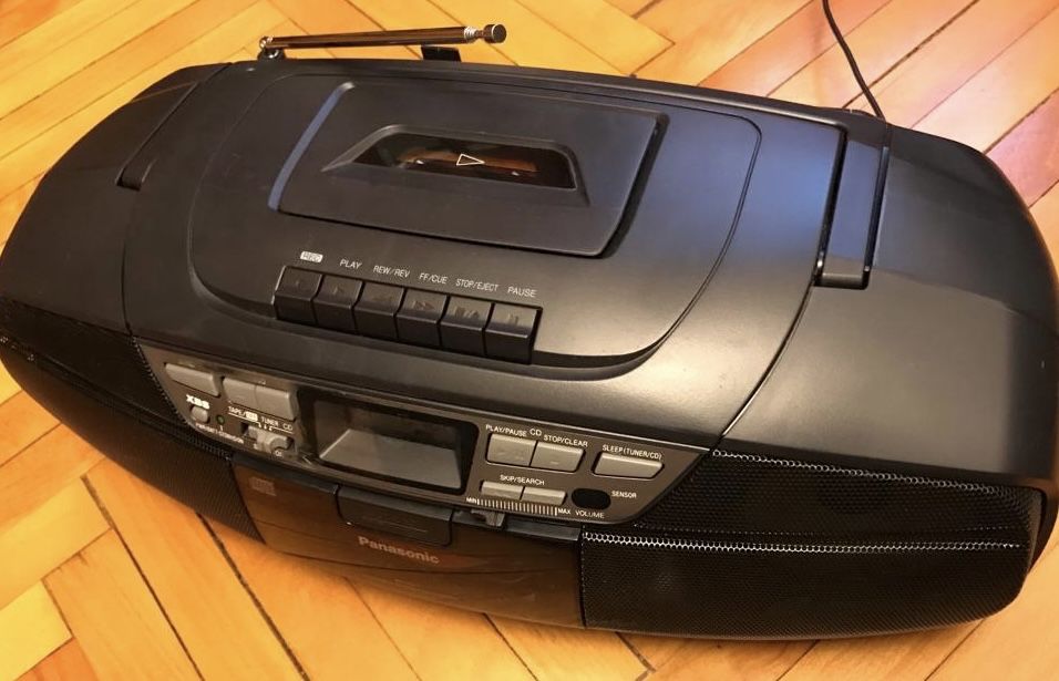 CD-RX-DS17, original Panasonic, cu radio si casetofon, stare buna.
