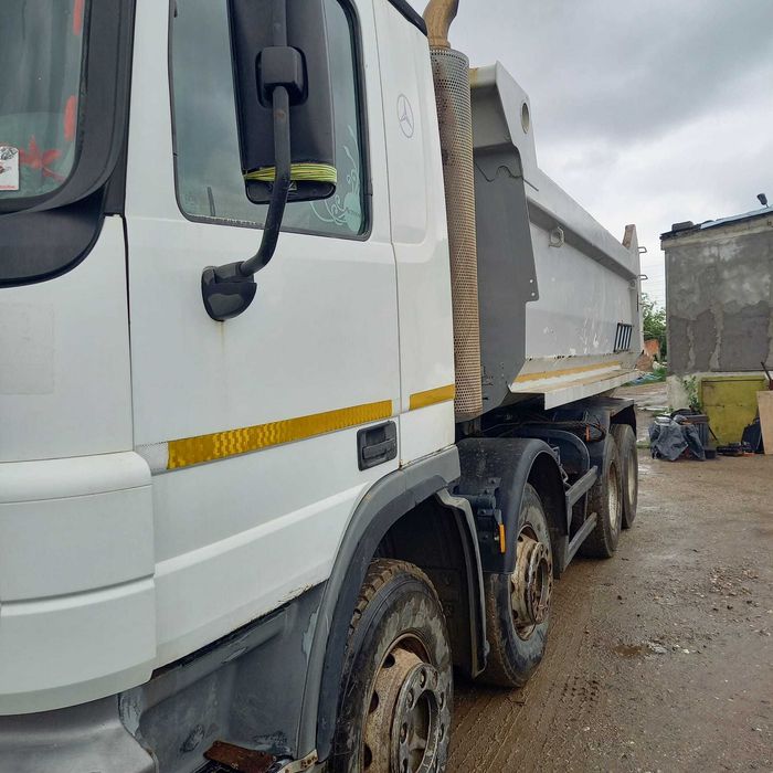 Vând 3 autobasculante 8x4 mercedes actros
