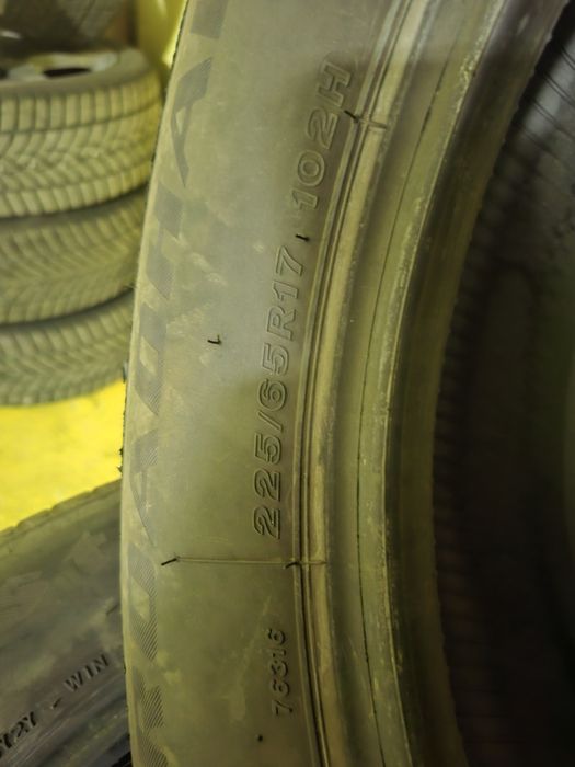 гуми 225/65/17 почти новички