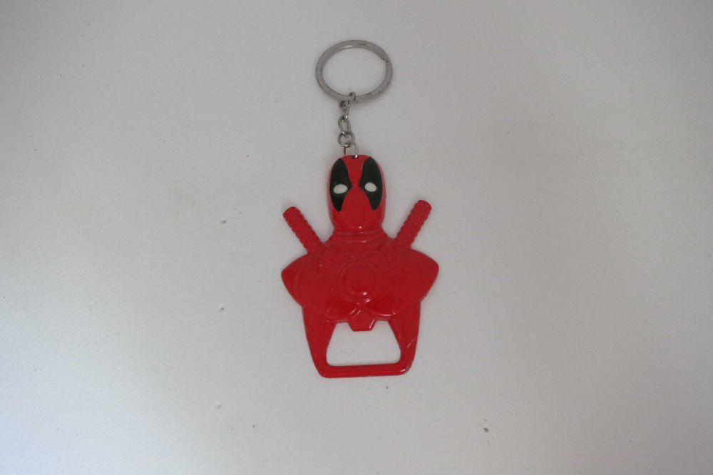 Breloc Desfacător Sticle Deadpool din metal