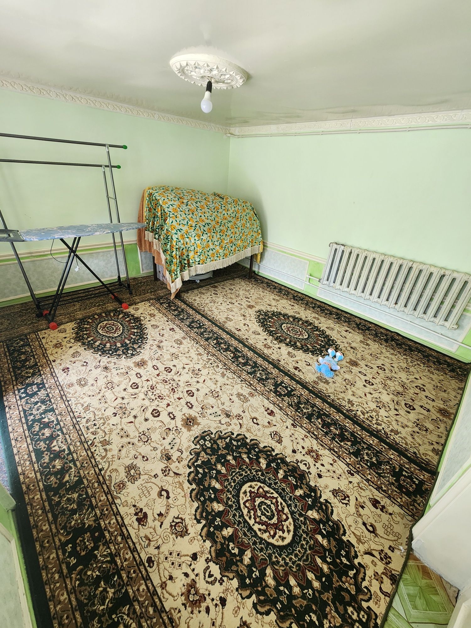 Срочно Продается Дом в Уртасарае 6 соток + 3 соток захват ,