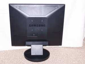 Vand monitor Samsung SyncMaster 930BF