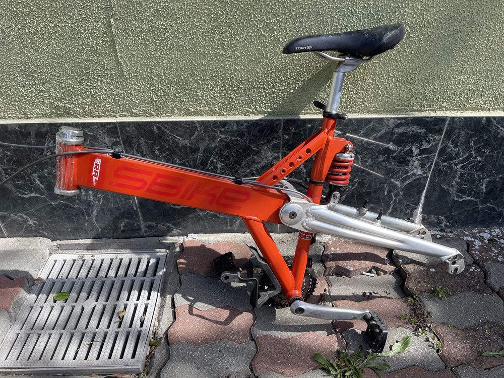 Vand biciclete de dh de colectie, raritati