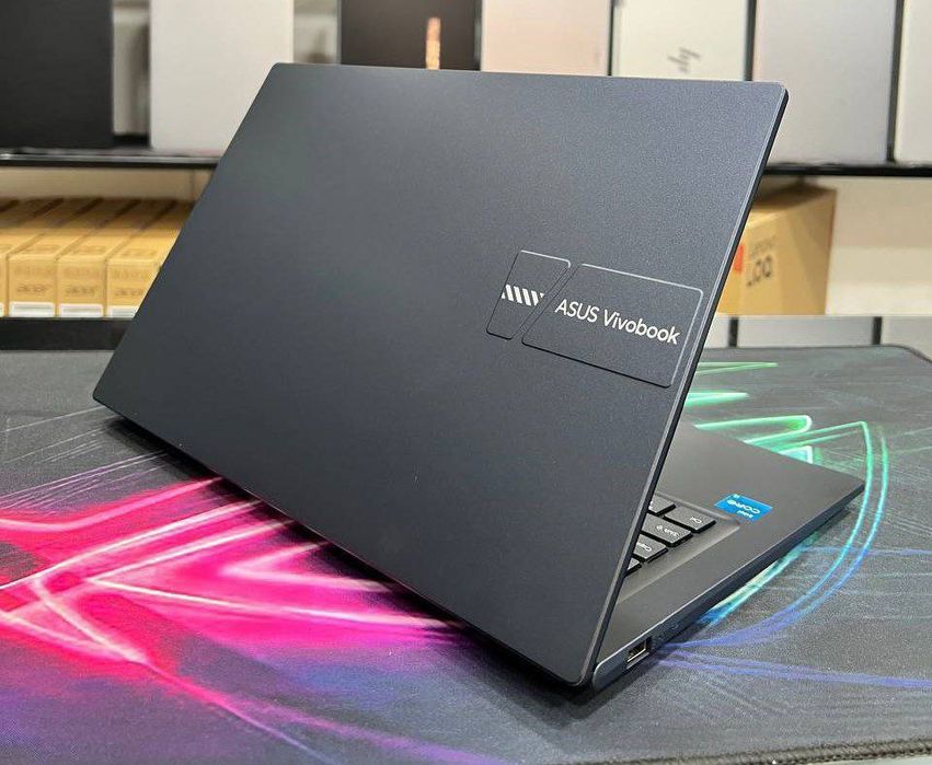 Asus Vivobook core i3 1215u