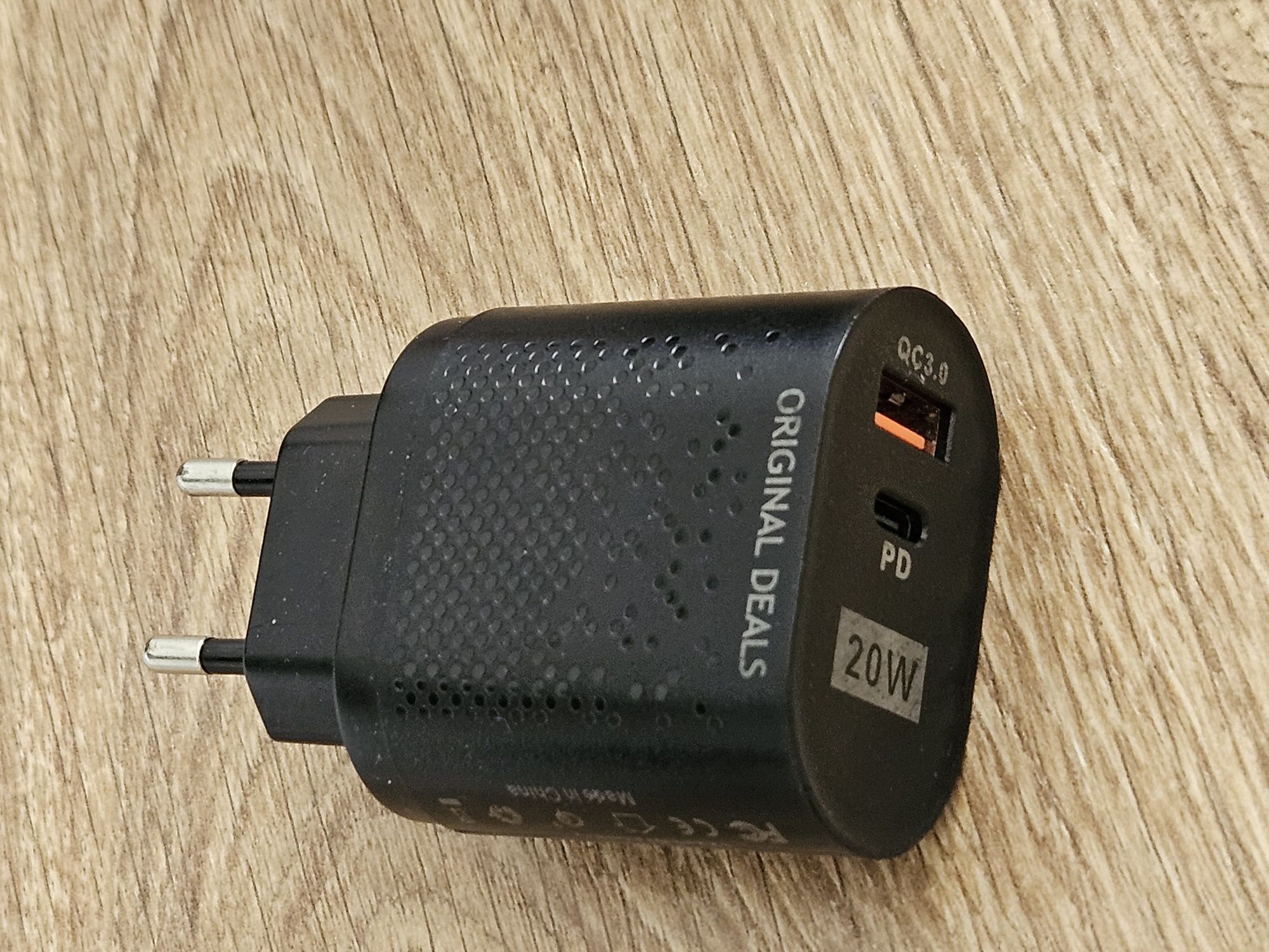 Incarcator Retea si Priza Inteligent cu 2 Porturi USB Ultra Charge