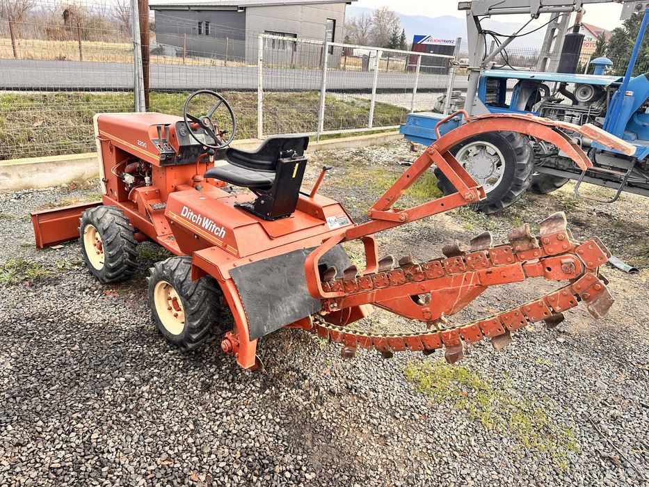 Trencher DitchWitch 2200