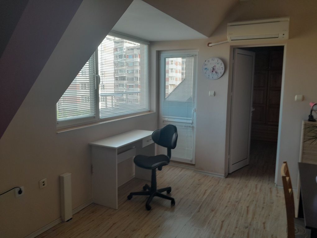 Дава се под наем Ателие в Плевен, Идеален център - 53 кв.м за 306 € - Снимка #3