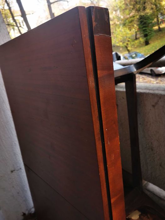 Подарявам маса за хол