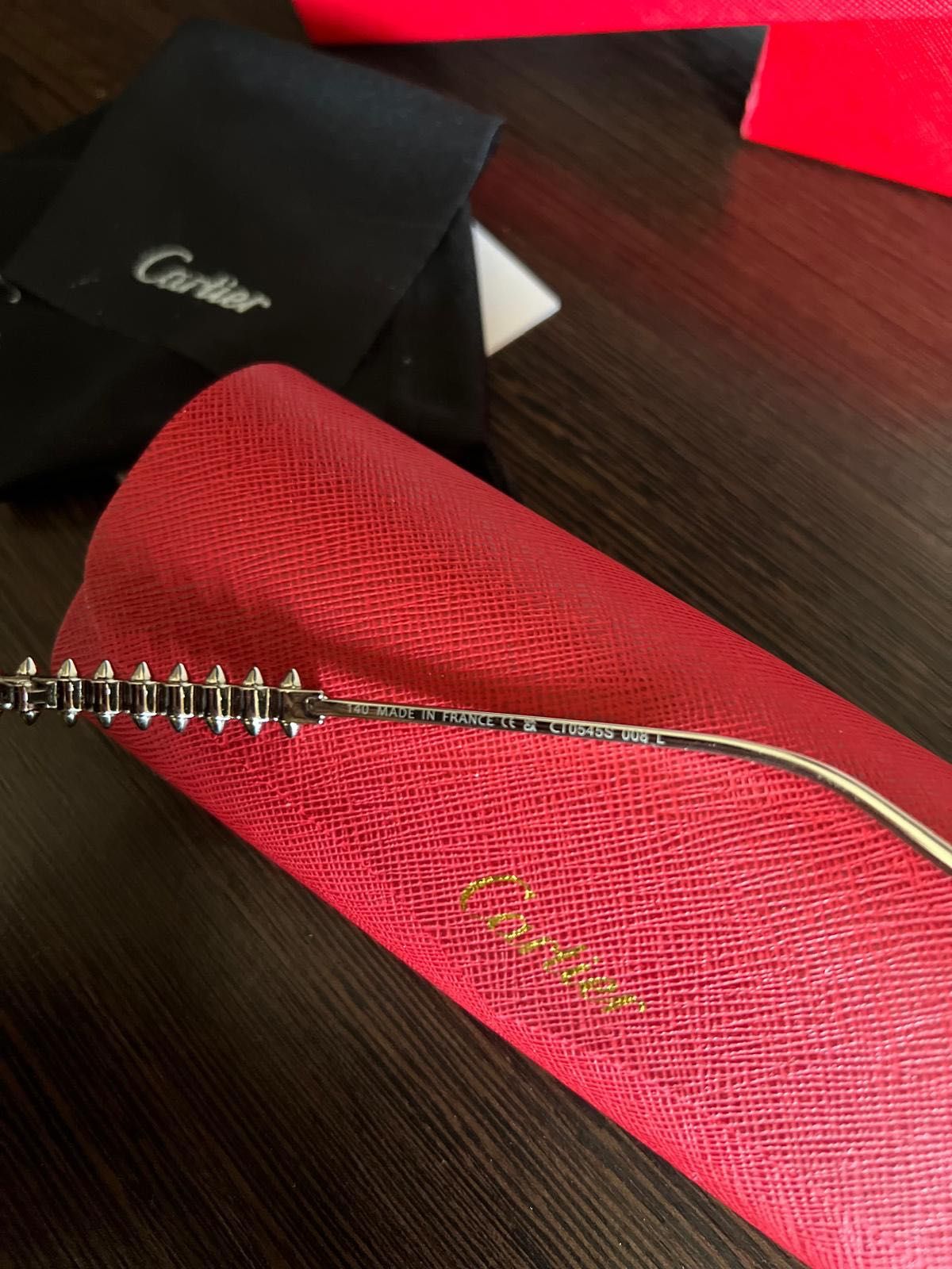 Vand ochelari Cartier si Ray-Ban
