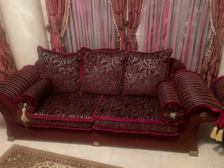 Vand 2 canapele si 2 fotoliu Chesterfield stare foarte buna