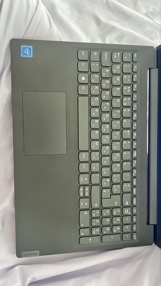 Lenovo sotiladi Xolati yengi Obqoyilgan HP ishlatganim uchun yotipti