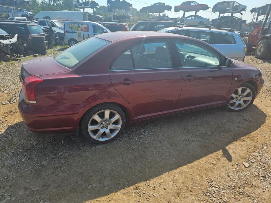 Dezmembrez Toyota Avensis T25 2.0 benzina 1AZ-FSE 108 KW an 2005
