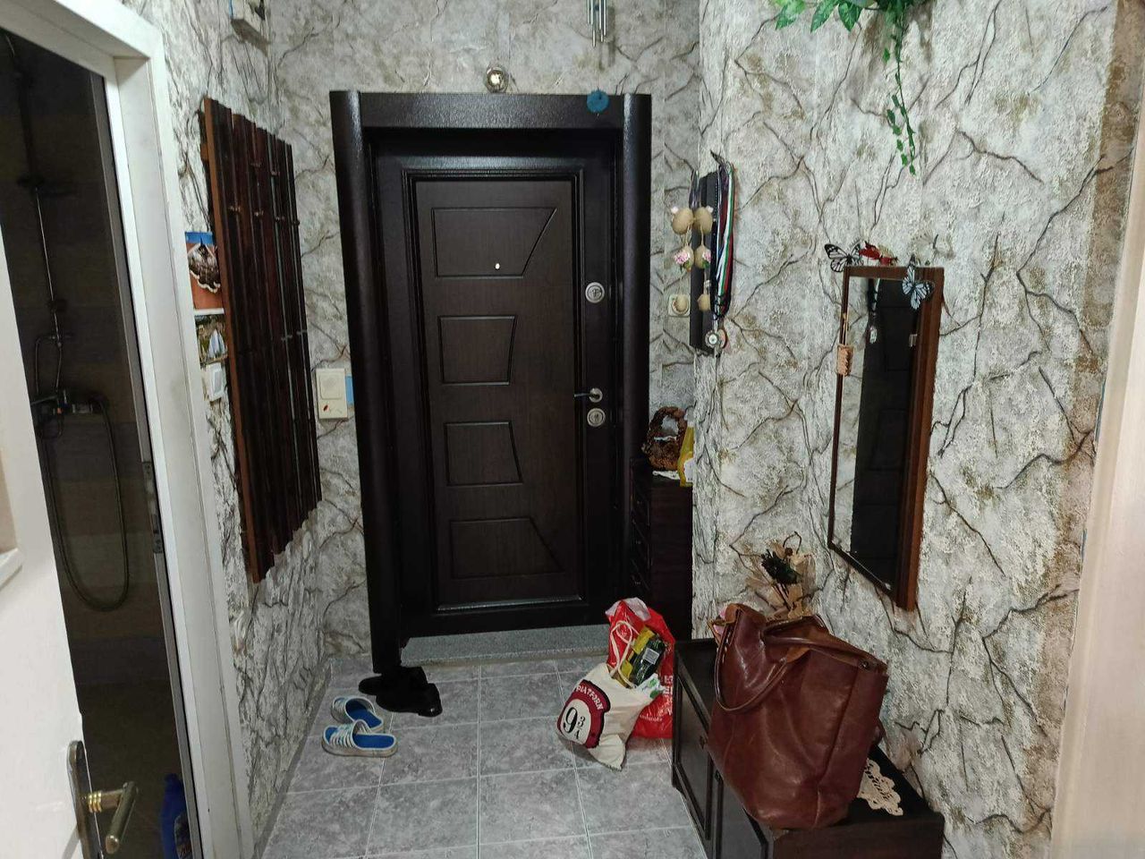Дава се под наем Двустаен апартамент в Бургас, Център - 55 кв.м за 400 € - Снимка #3