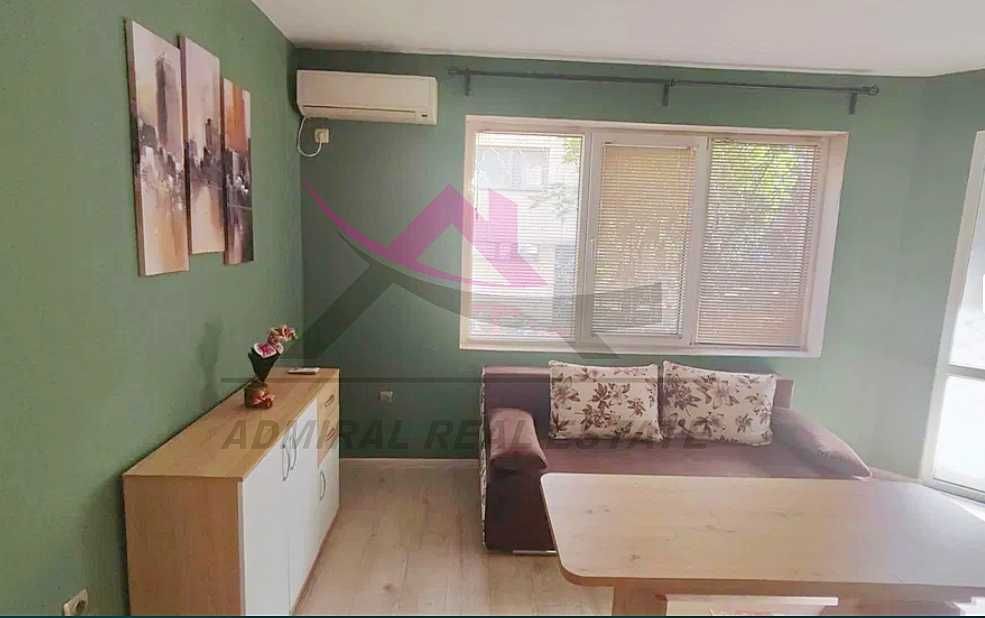 Дава се под наем Двустаен апартамент в Варна, Червен площад - 78 кв.м за 486 € - Снимка #1