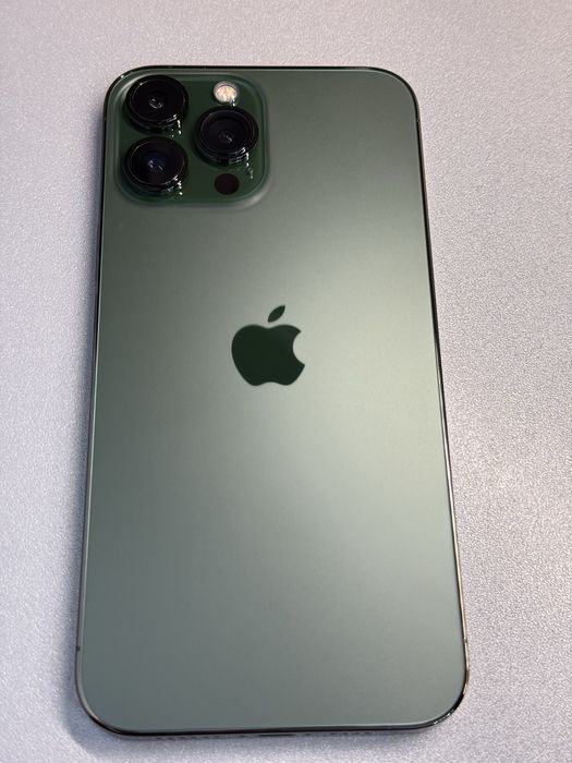 iPhone 13 Pro Max 256ГБ. Глубокий зеленый. Состояние - как новый