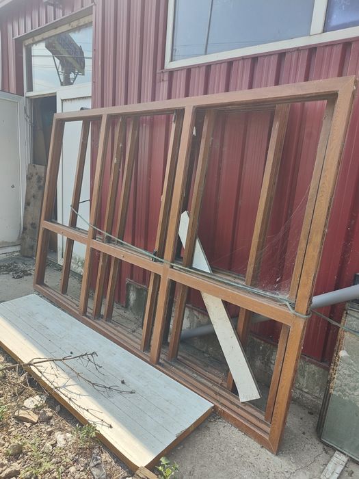 Tâmplărie din PVC stejar auriu