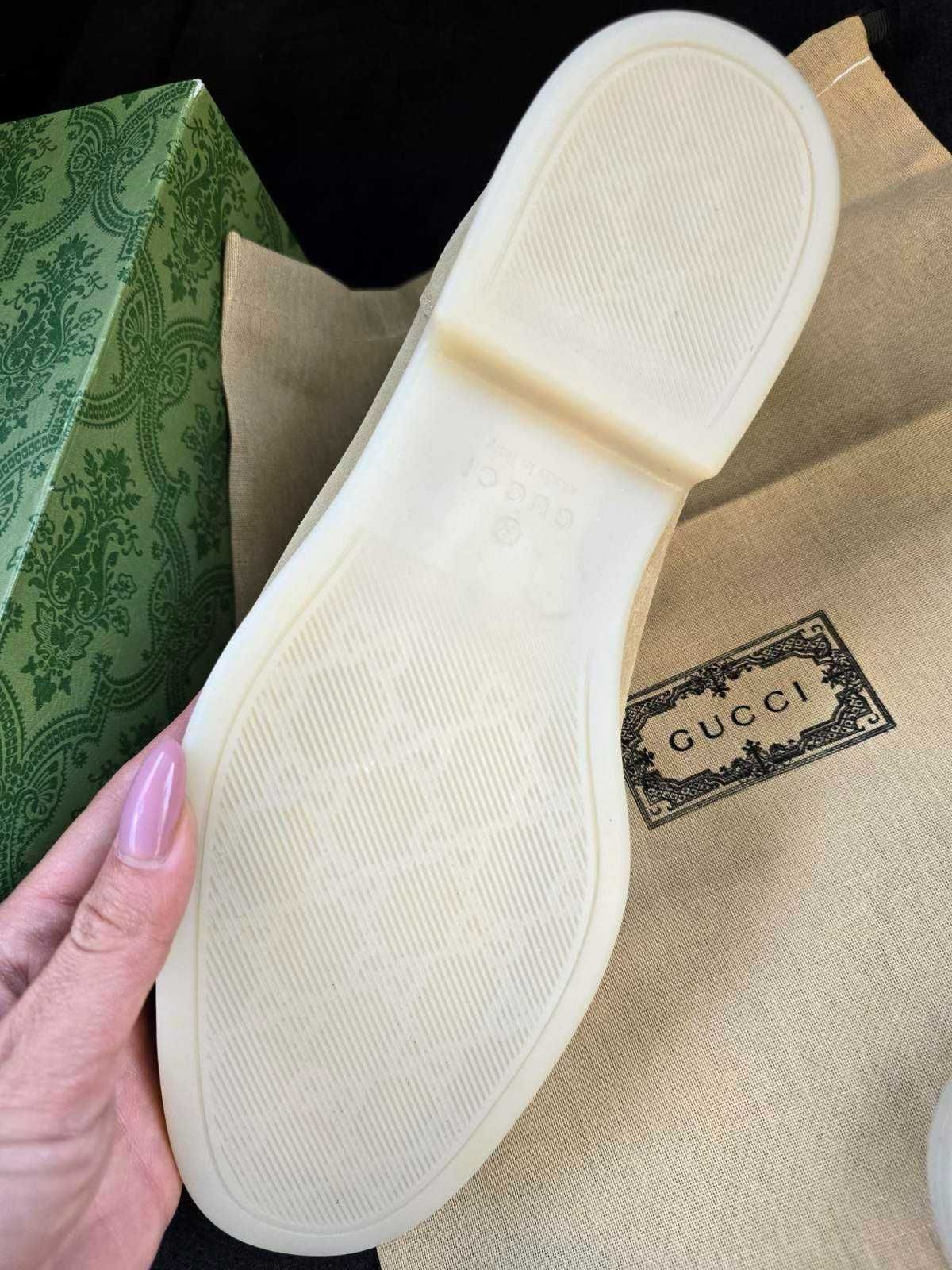 Налични велурени мокасини GUCCI Horsebit