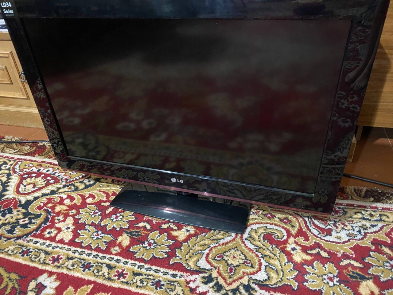 Телевизор  LG в хорошем качестве