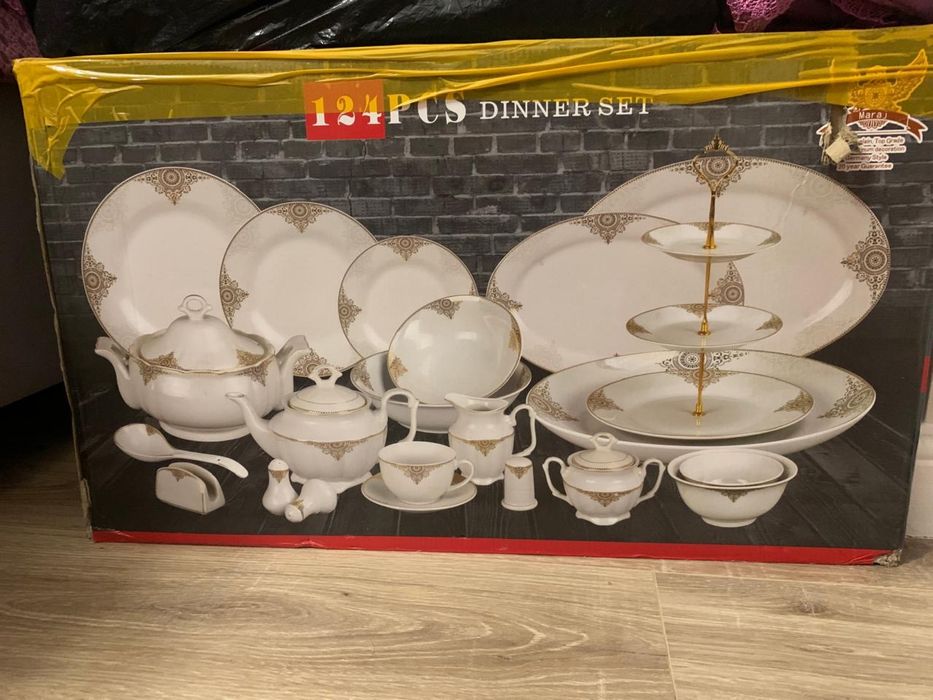 Новый набор посуды 124 предмета — роскошный сервиз, не использовался