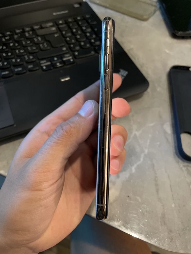 Iphone XS gold 64gb с нов дисплей