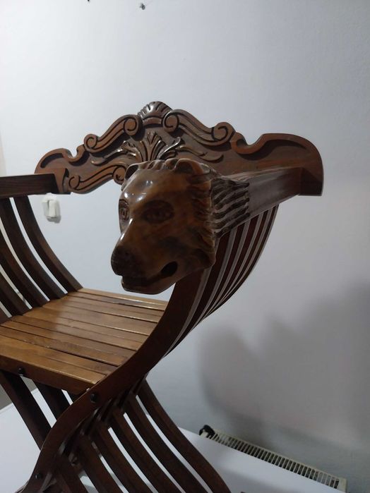 Scaun stil Savonarola