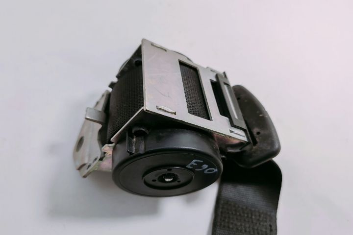 Centura de siguranta  mijloc spate 606091700C / 7121635 BMW Seria 3 E