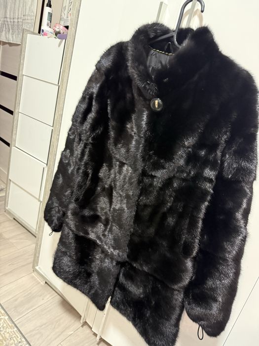 Продам Норка шубу из натурального меха