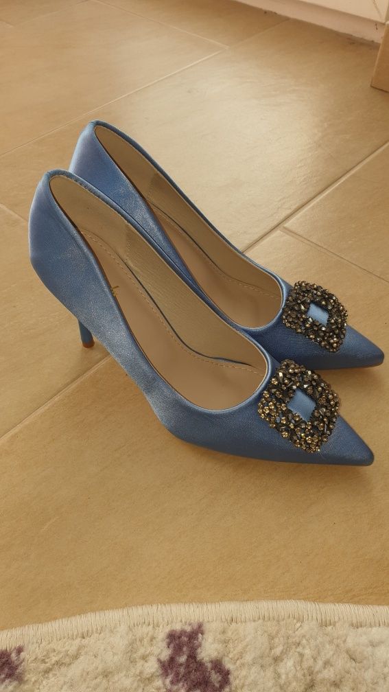 Pantofi stiletto albastru