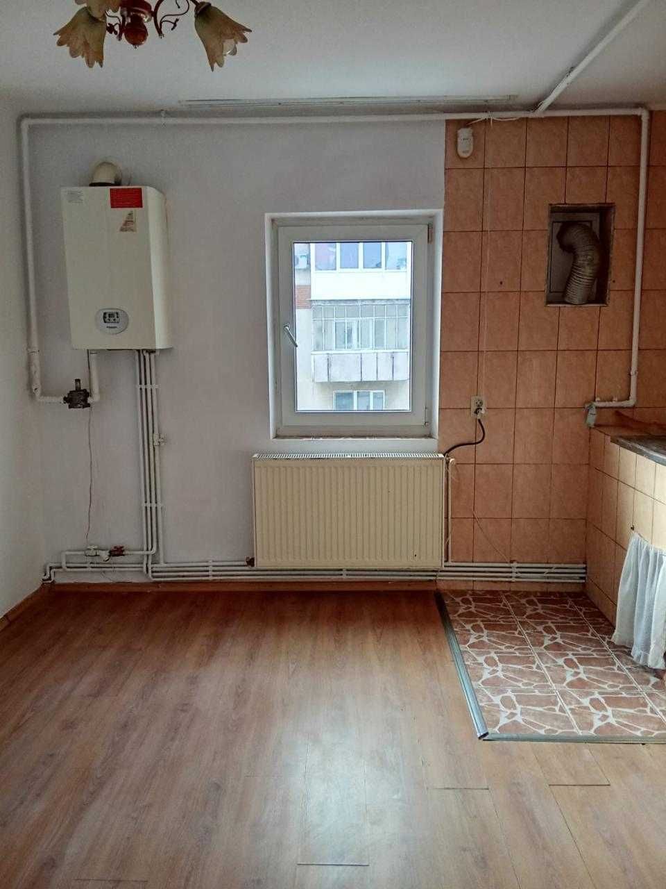 Vand apartament in topoloveni