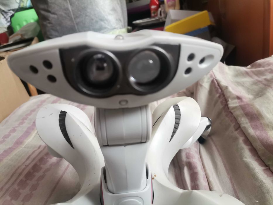 Robot WowWee Roboquad perfect funcțional