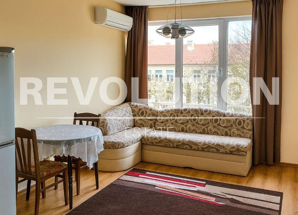 Двустаен апартамент в района на Хеи!