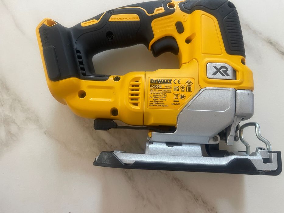 Dewalt DCS334P2 Ferăstrău vertical fără fir de 18 V